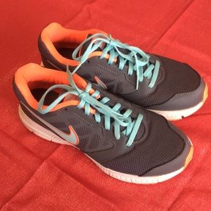 Women’s Nike Downshifters